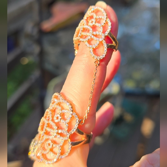 White sapphire sterling & rosegold finger cuff sz7 adjustable - Picture 5 of 7